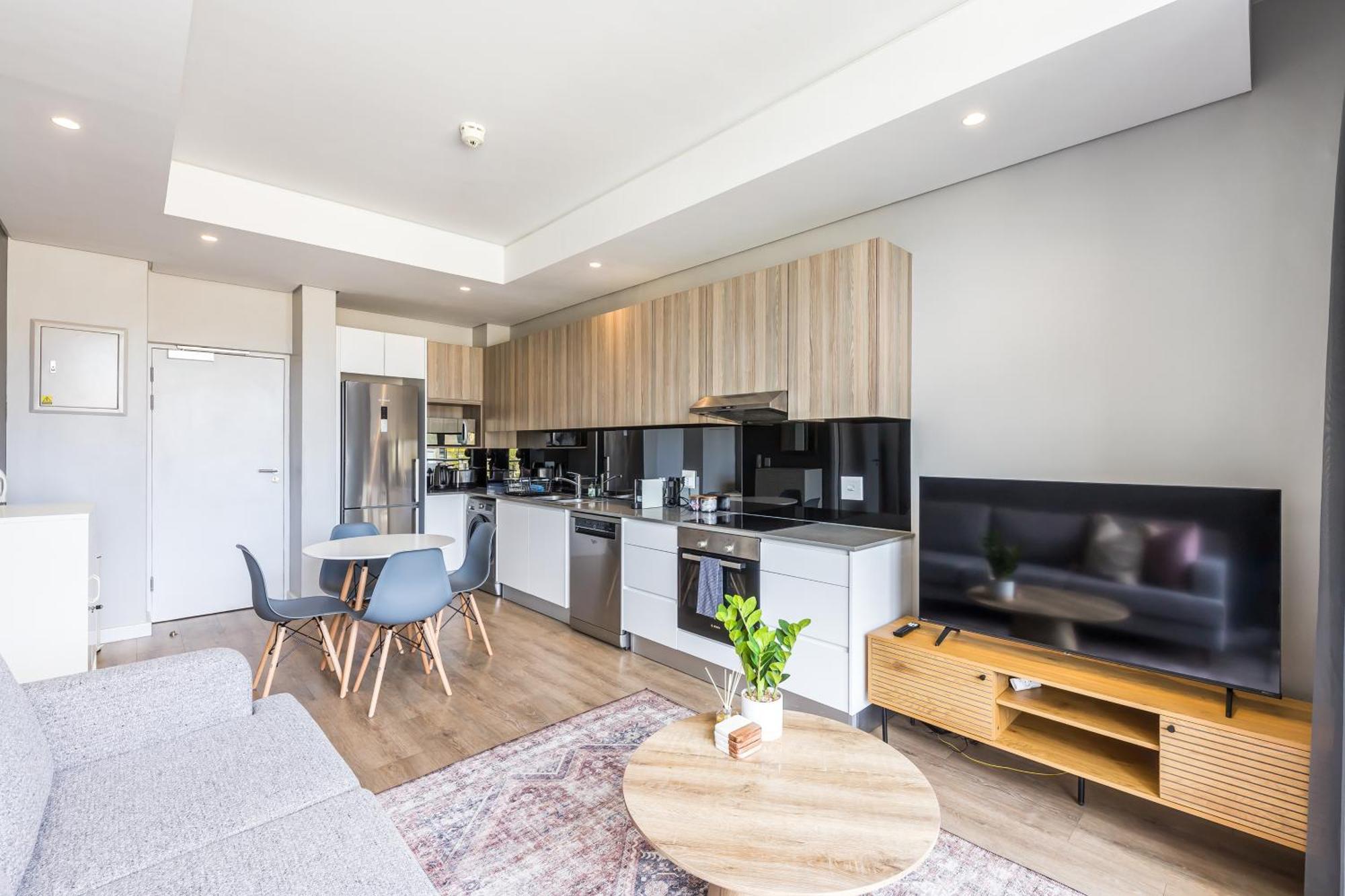 1 Bed With Balcony & Pool Thesentinel Cape Town