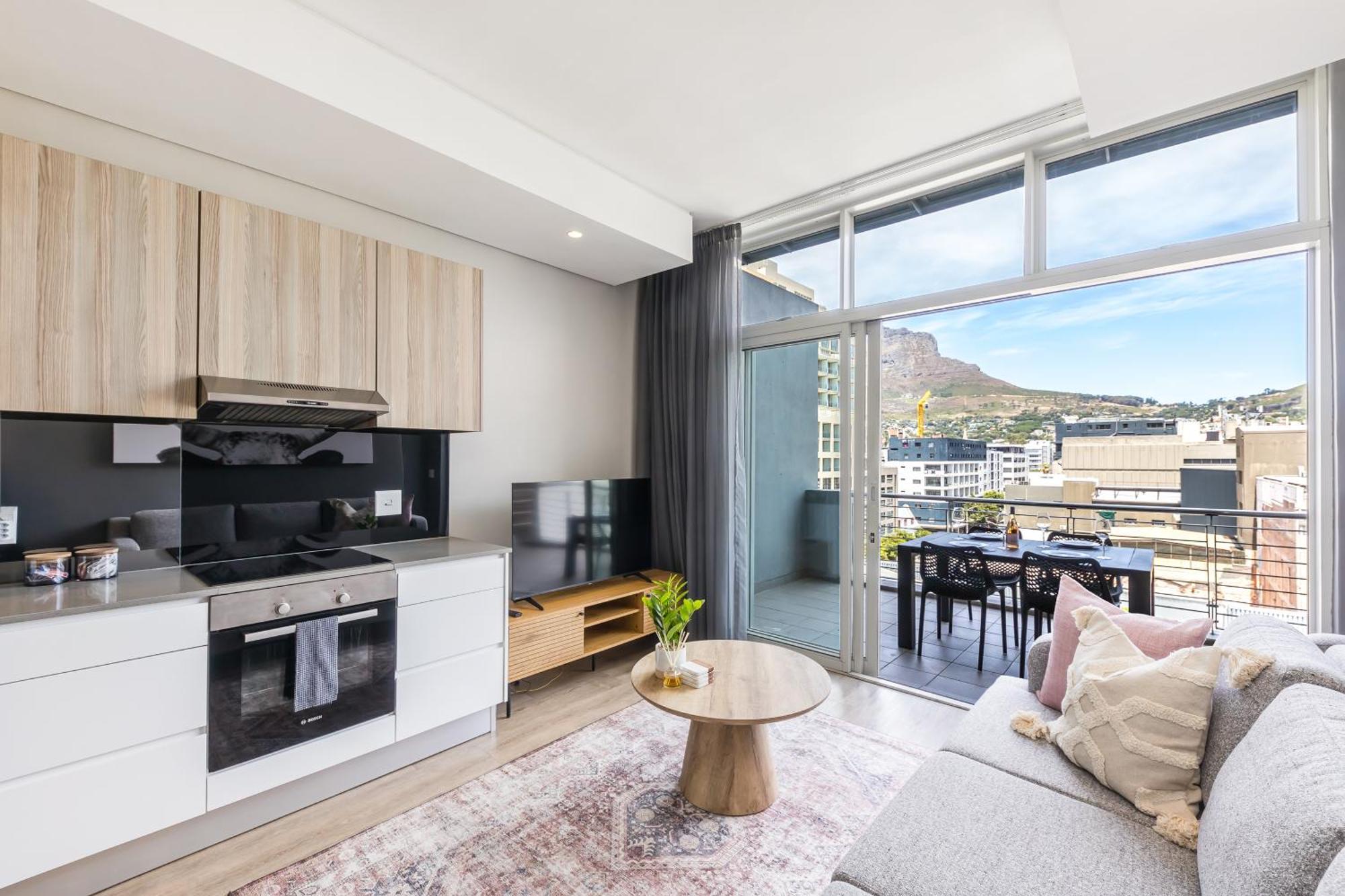 1 Bed With Balcony & Pool Thesentinel * Cape Town