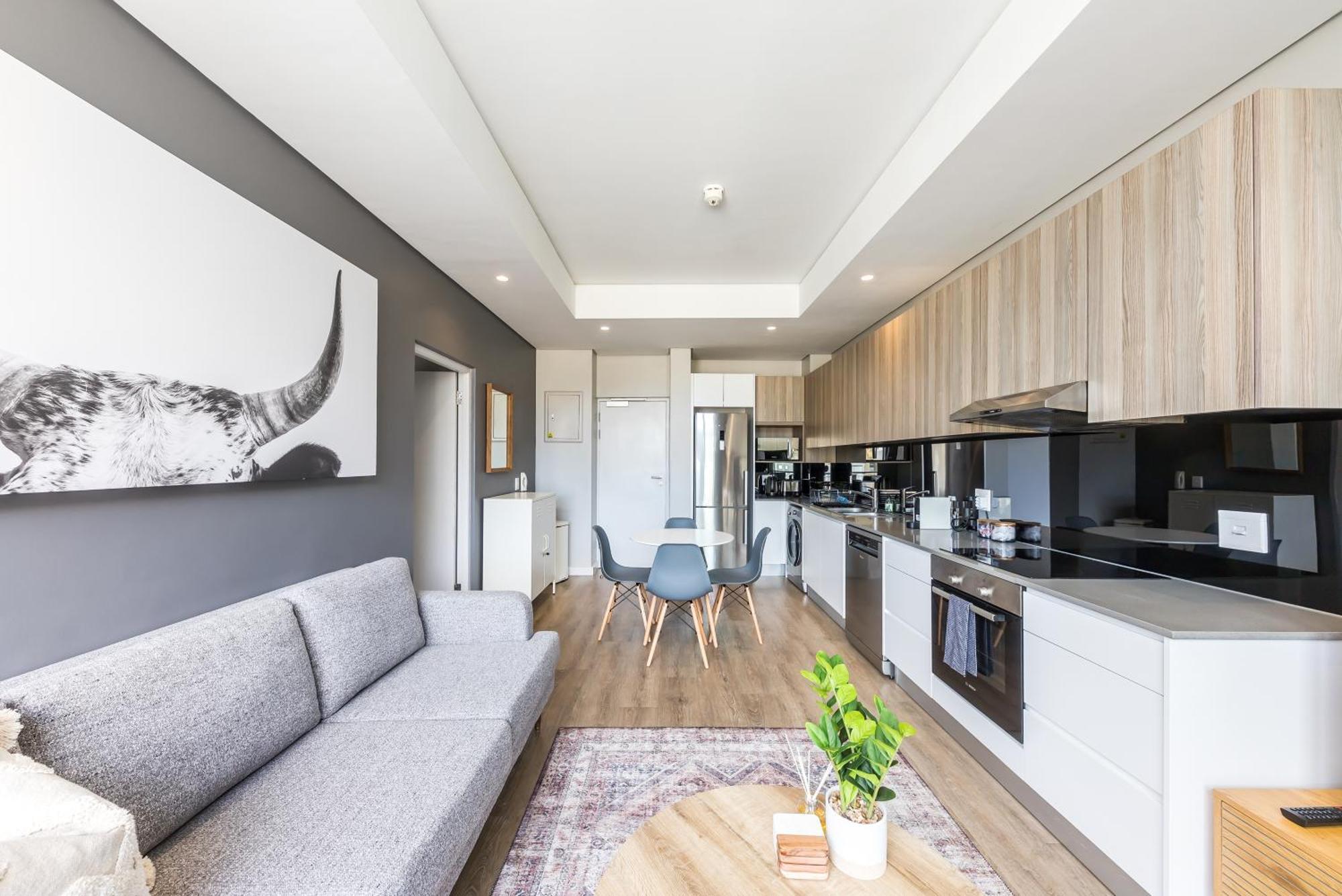 1 Bed With Balcony & Pool Thesentinel Apartment *