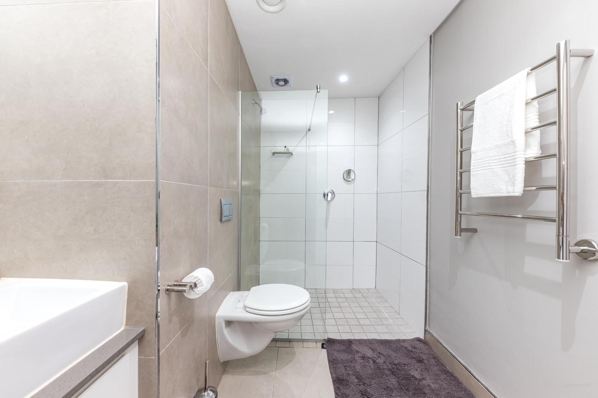 Apartment 1 Bed With Balcony & Pool Thesentinel Cape Town